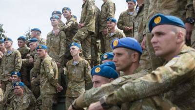 Украина перевела воинские звания на стандарты стран НАТО