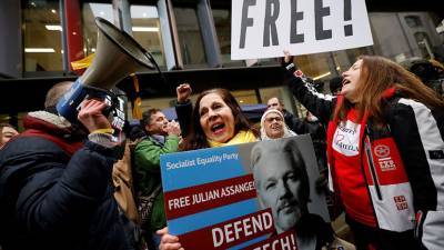 «Негуманно и нелогично»: суд Лондона отказался отпустить Ассанжа под залог