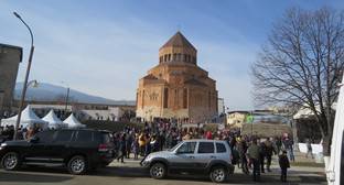 Жители Степанакерта в Богоявление выразили надежду на мирное будущее