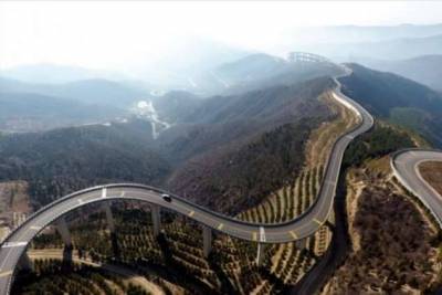 Вне законов физики — в Китае построили небесную дорогу (+видео)