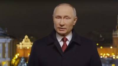 Путин поздравил православных с Рождеством и ответил на религиозный вопрос