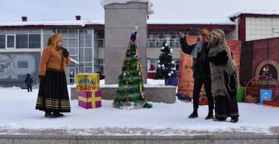 Жители Тымовского отпраздновали Рождество с героями сказок
