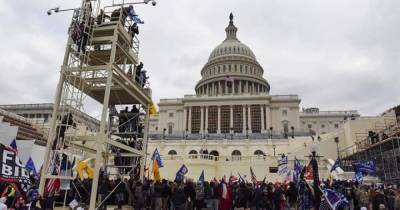 Беспорядки в Вашингтоне: во время штурма Капитолия погибли четыре человека