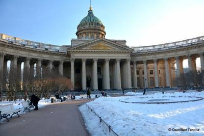 Сотни петербуржцев поучаствовали в Рождественском богослужении в Казанском соборе