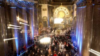В храмах Петербурга прошли рождественские богослужения
