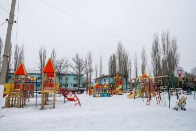 В рождественскую ночь в Волгограде сгорела горка на детской площадке
