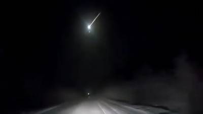 Житель Якутии снял на видео падающий метеорит