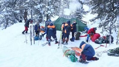 Туристка погибла во время похода на лыжах на границе Хакасии