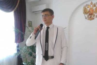 Первый на Ставрополье мужчина-регистратор браков работает в Степновском ЗАГС