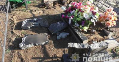 В Николаевской области 22-летний парень оквернив более сотни могил, в том числе своих родственников (фото, видео) (3 фото)