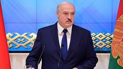 "Надо взять в руки голову": Лукашенко призвал соотечественников думать о будущем