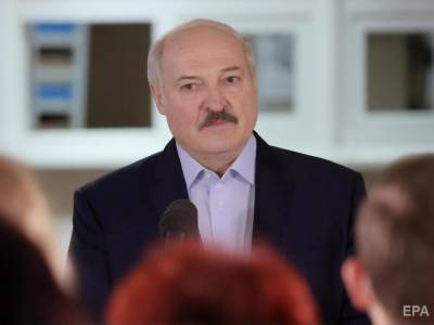 Лукашенко призвал белорусов "взять в руки голову" и задуматься о будущем, чтобы "дети не ходили в лаптях и под плеткой"