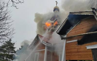 На Кировоградщине горит церковь