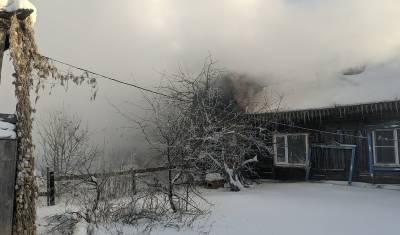 Часть деревянного дома сгорела в Тобольске днем 7 января