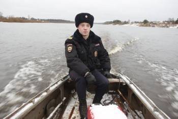 Спасение вологодским полицейским людей из ледяной воды назвали героическим поступком года