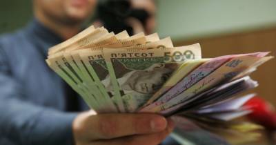Потеря заработка из-за карантина в Украине: денежные компенсации скоро прекратят выплачивать