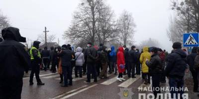 В Харьковской области люди перекрыли трассу из-за повышения тарифов на газ