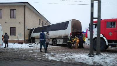 Автобус врезался в дом в подмосковном Ногинске