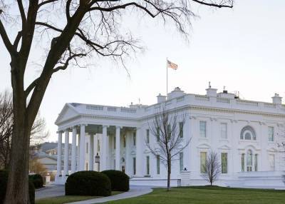 СМИ: Четыре сотрудника Белого дома ушли в отставку после протестов