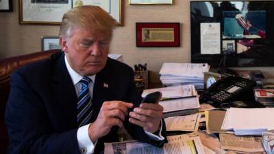 Аккаунты Трампа в Facebook и Instagram заблокировали до конца его президентства