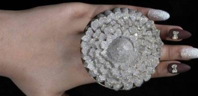 Индийский ювелир создал уникальное кольцо с 12 тысячами бриллиантов (ФОТО)