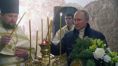 Православные христиане отмечают один из главных церковных праздников — Рождество Христово