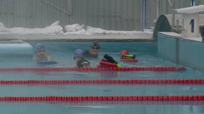 В Пензе юные пловцы приступили к тренировкам в открытом бассейне