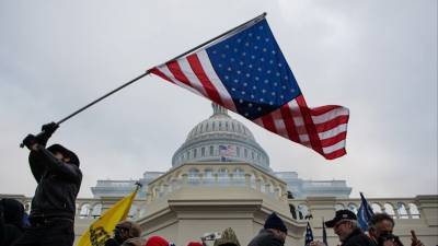 Байден назвал участников захвата Капитолия в Вашингтоне террористами