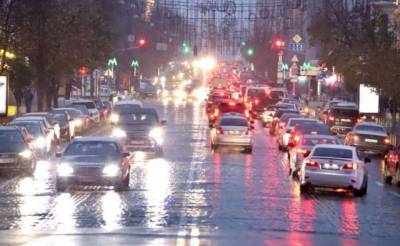 О сложных погодных условиях в Киеве предупредила КГГА