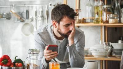 5 SMS-сообщений, которые бесят мужчин