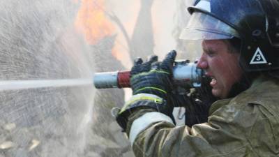 В Приморье потушили крупный пожар в школе