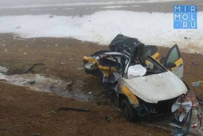 Три дагестанца погибли в аварии на федеральной трассе в Калмыкии