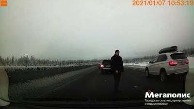 Странный дорожный конфликт на трассе "Сортавала" с преследование двух "Мерседесов" попал на видео