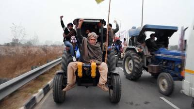 Тракторный марш в Индии: рабочие требуют отмены аграрных законов
