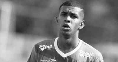 В Португалии скончался 24-летний футболист: сердце остановилось прямо на поле