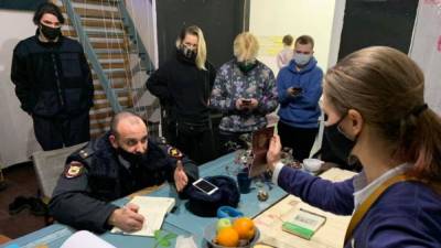 Полиция Петербурга пришла на мероприятие художников