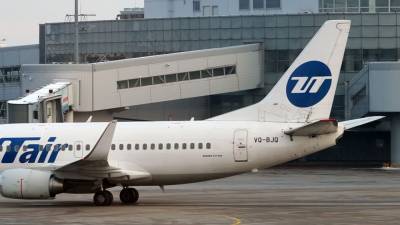 Борт авиакомпании Utair сел в Новосибирске из-за отказа двигателя