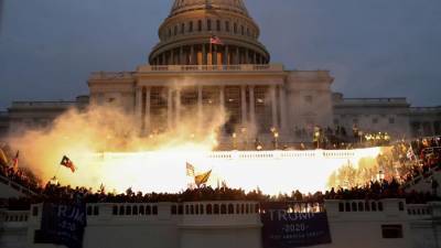 Эксперт назвал беспорядки в Вашингтоне предвестием революции