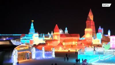 Более 2000 скульптур: в Харбине проходит ежегодный фестиваль льда и снега