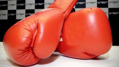 Бывшего боксера заподозрили в пытках маленького сына спортом