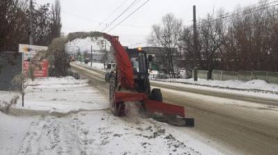 На расчистку улиц Пензы от снега вышли 58 рабочих и 61 спецмашина