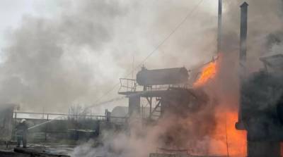 В Николаевской области вспыхнул пожар на нефтебазе