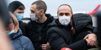 В Украину вернулись четверо моряков, которых несколько лет удерживали в Ливии