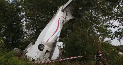 Падение самолета в Ленобласти России, три человека погибли. Видео