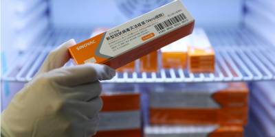 Китайская вакцина от коронавируса показала 78% эффективности на третьей фазе исследований в Бразилии