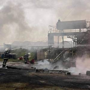 На нефтебазе в Николаевской области произошел пожар. Фото