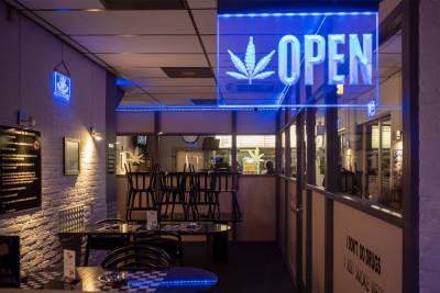 В Амстердаме могут запретить продавать туристам марихуану