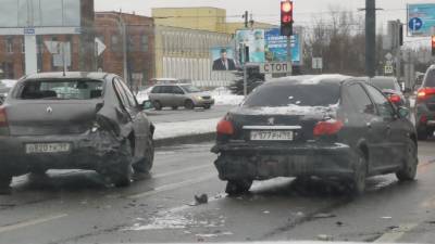 ДТП из трех машин на улице Руставели заблокировало проезд