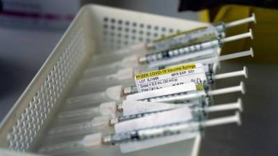Компания Pfizer заявила об эффективности вакцины против нового штамма коронавируса
