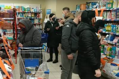 Украинцы не могут купить важные товары, в Минздраве озвучили правила локдауна: «Торговать батарейками…»